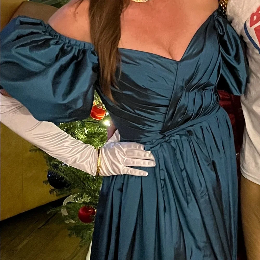 Whimsical Bridgerton-esque green princess ballgown - Picture 3 of 5